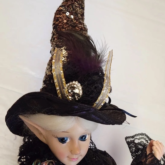 28" Halloween Elf Doll Mantel Shelf Decor Black & Gold Sequin Hat Nicole Miller - Picture 4 of 10